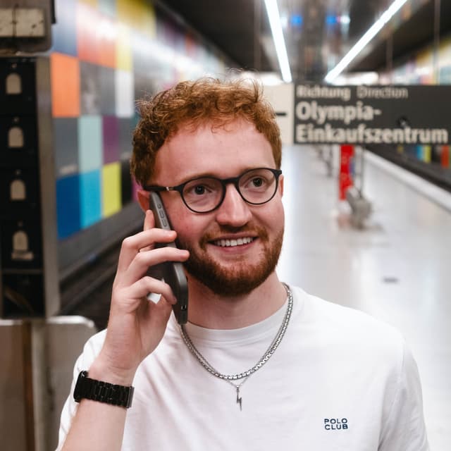 Marlon Gehrmann - on the phone